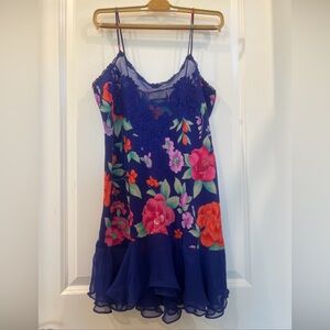 Victoria’s Secret Gold Label royal blue floral pattern chemise M